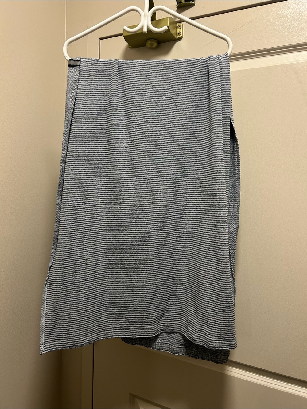 Lululemon Women's Blue grey scarf